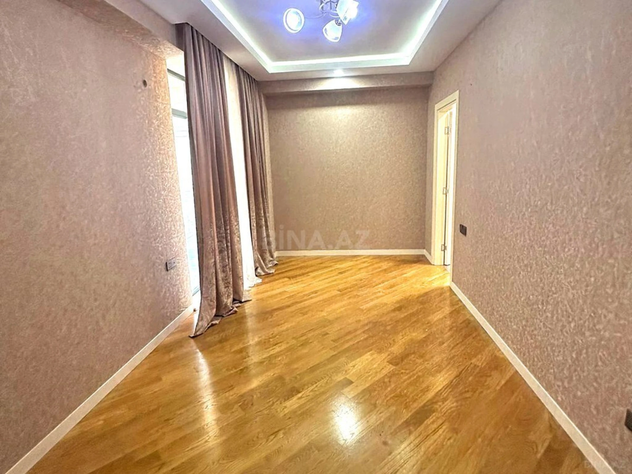 Satılır 3 otaqlı mənzil 106 m²