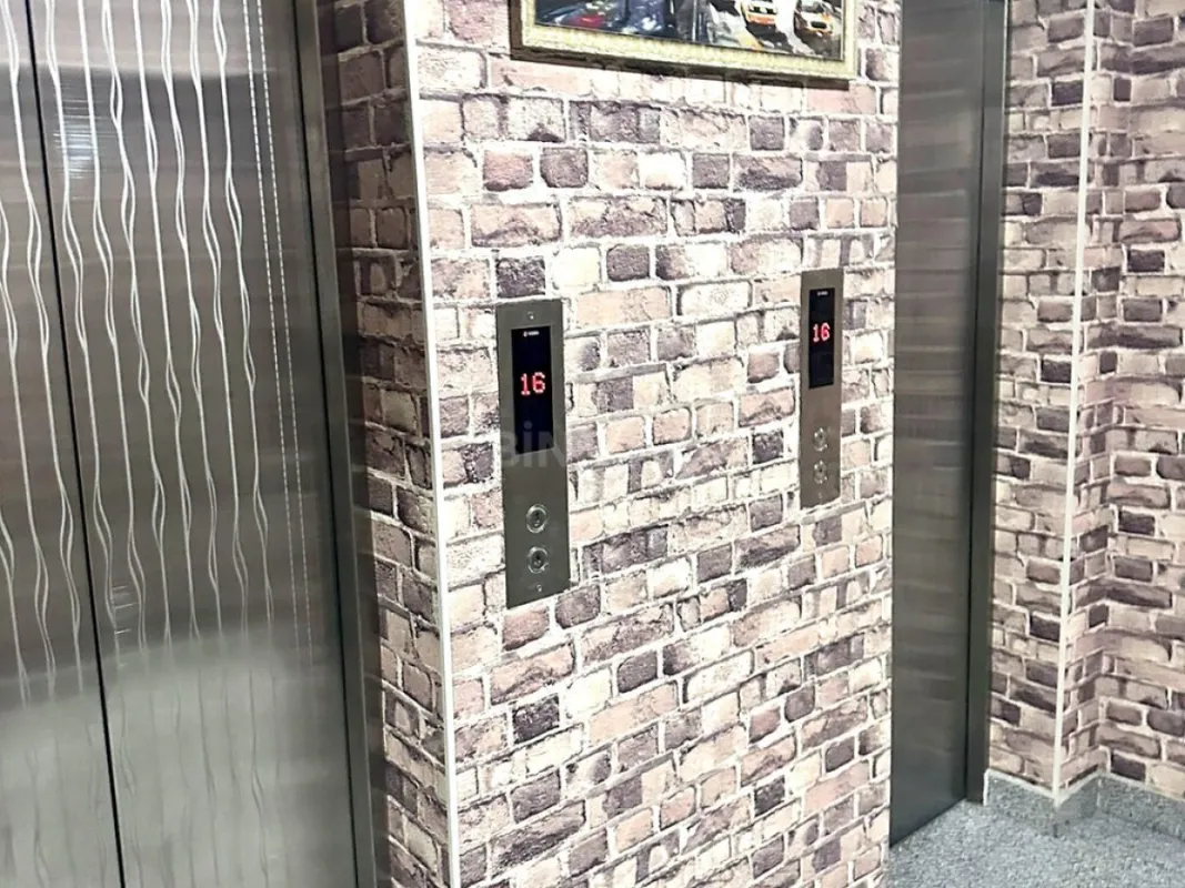 Satılır 3 otaqlı mənzil 106 m²