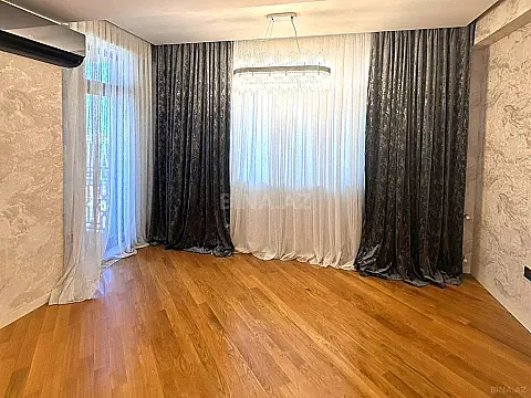 Satılır 3 otaqlı mənzil 106 m²