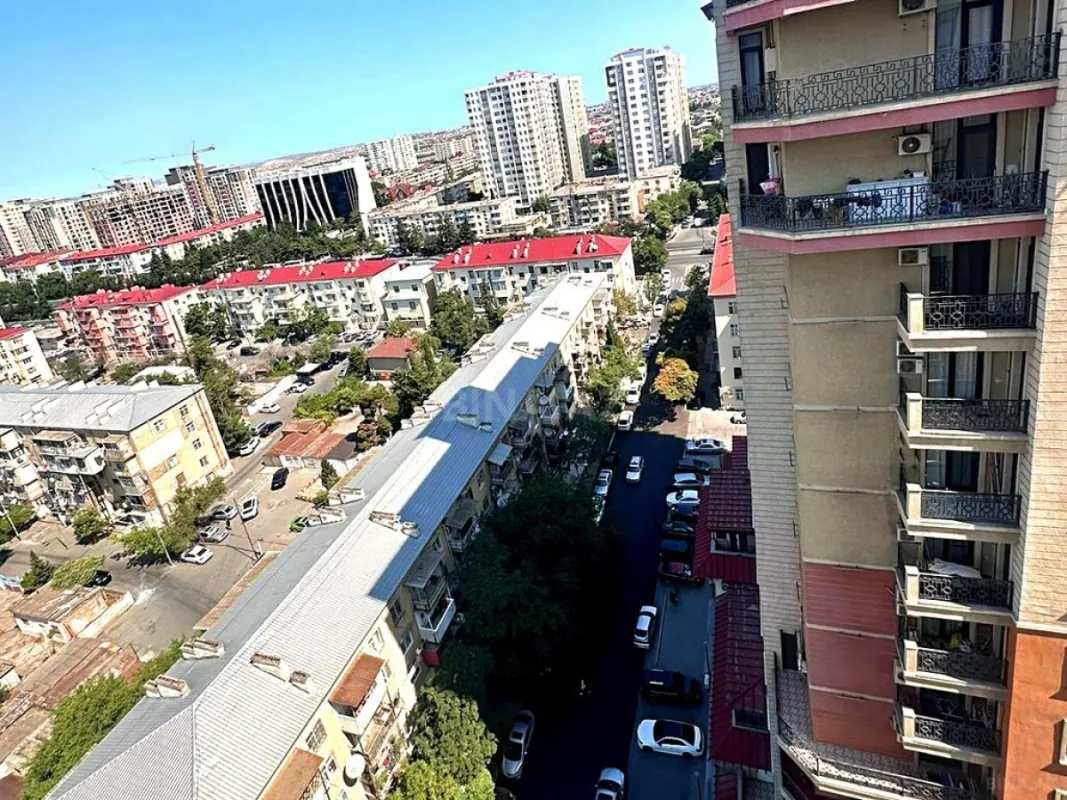 Satılır 3 otaqlı mənzil 106 m²