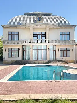 Satılır 8 otaqlı həyət evi 1400 m²