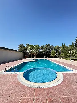 Satılır 8 otaqlı həyət evi 1400 m²