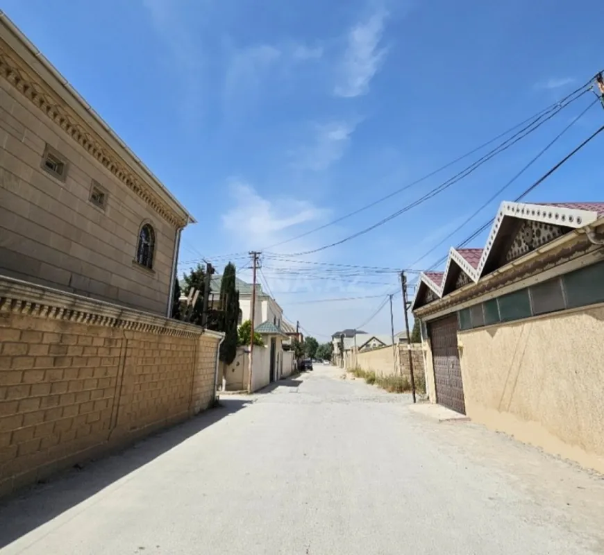 Satılır 6 otaqlı həyət evi 200 m²