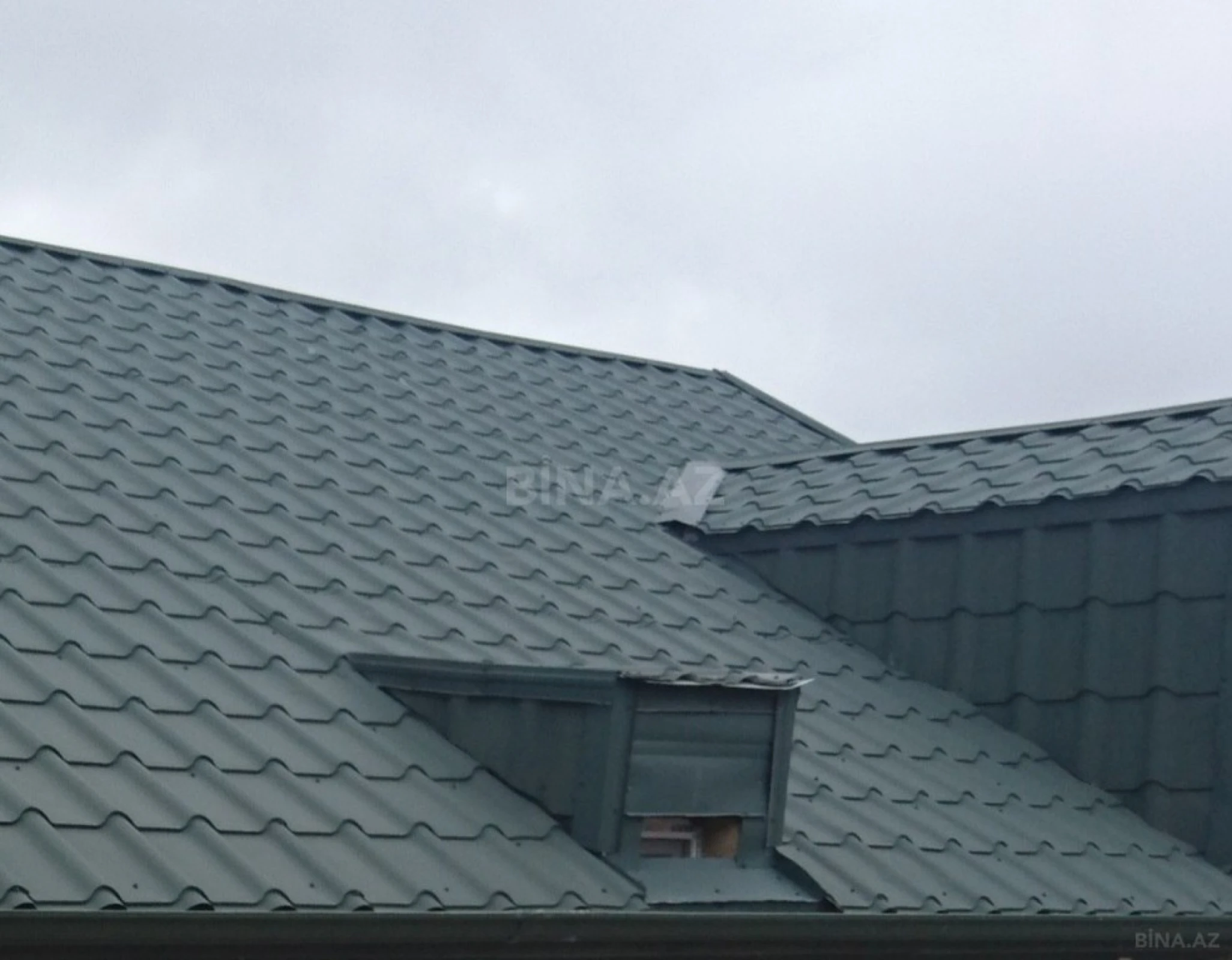 Satılır 6 otaqlı həyət evi 200 m²