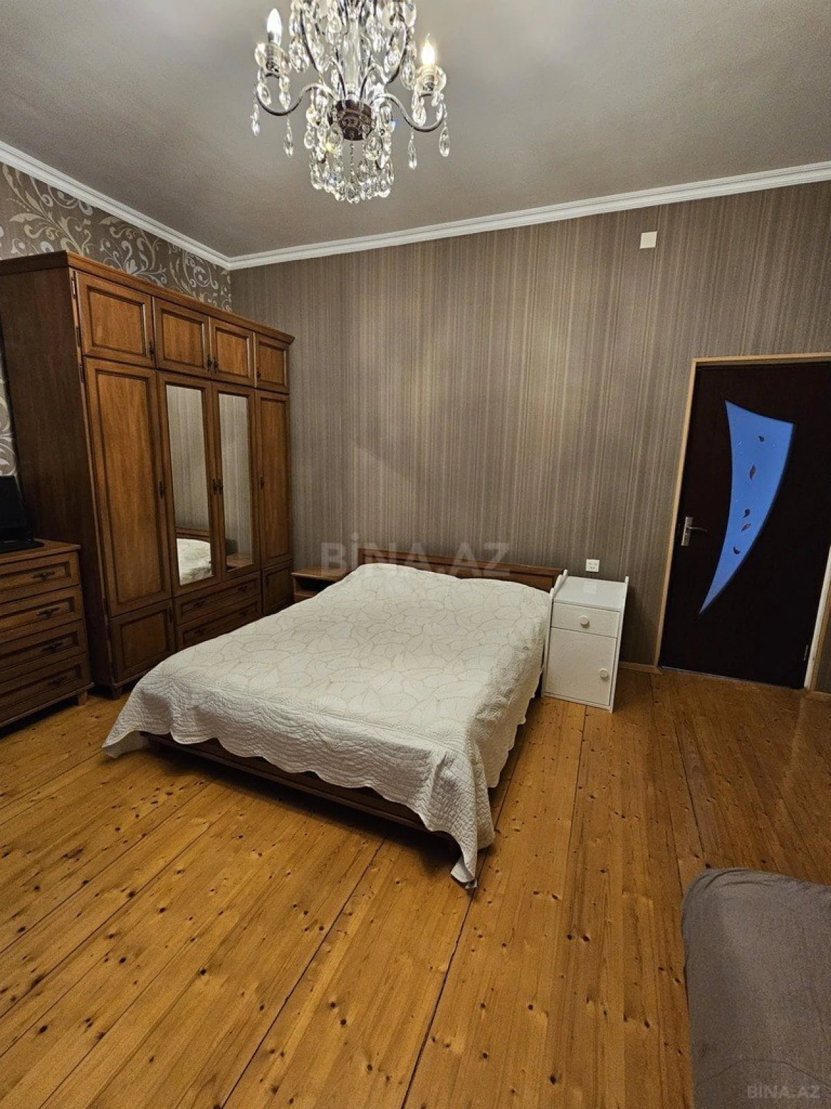 Satılır 6 otaqlı həyət evi 200 m²