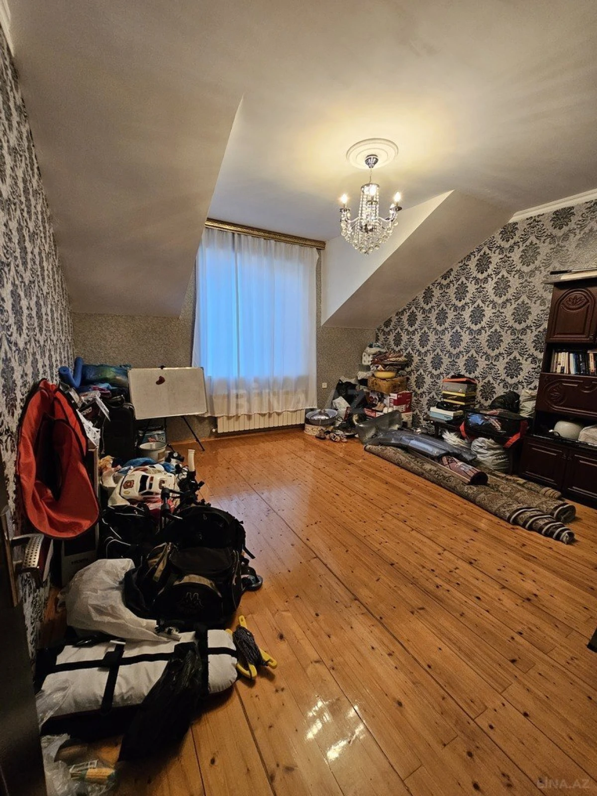 Satılır 6 otaqlı həyət evi 200 m²