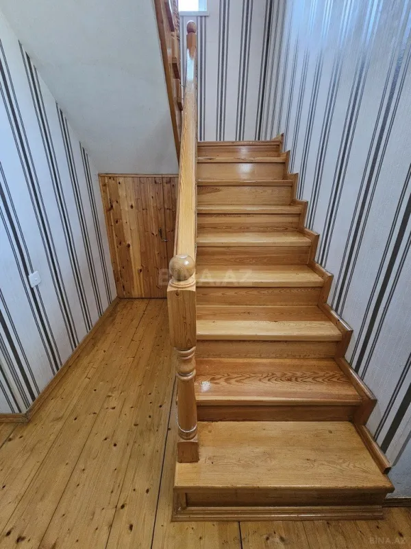 Satılır 6 otaqlı həyət evi 200 m²