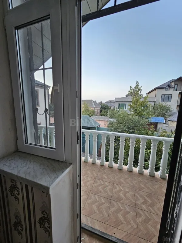 Satılır 6 otaqlı həyət evi 200 m²