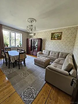 Satılır 6 otaqlı həyət evi 200 m²