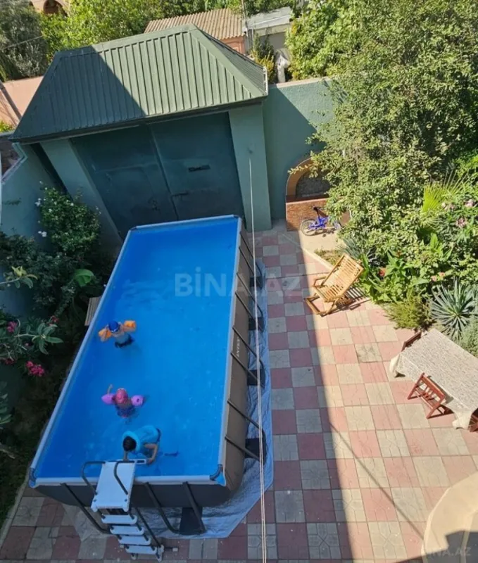 Satılır 6 otaqlı həyət evi 200 m²