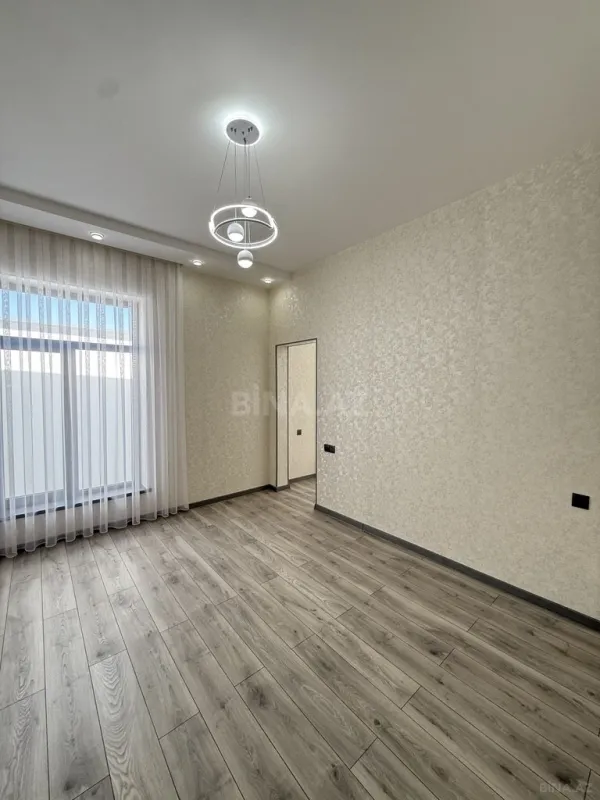 Satılır 4 otaqlı həyət evi 200 m²