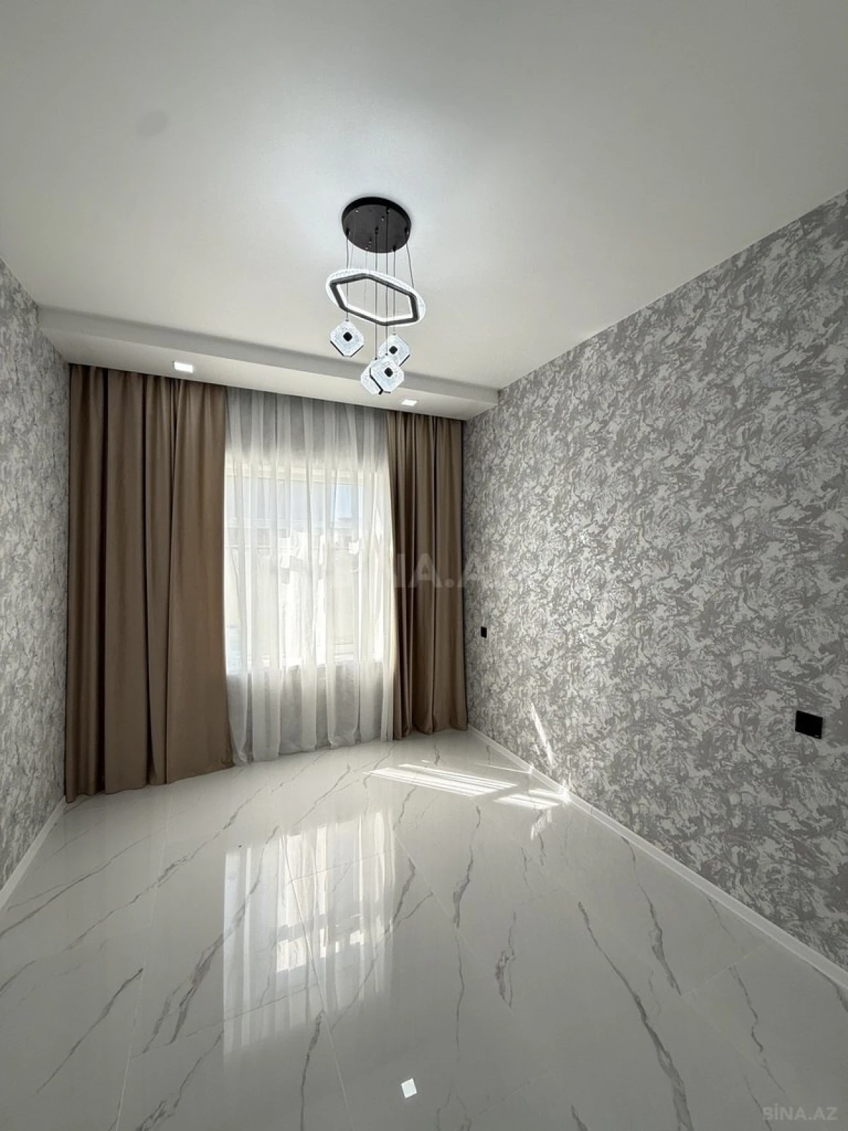 Satılır 4 otaqlı həyət evi 135 m²