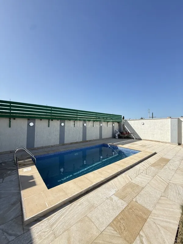 Satılır 4 otaqlı həyət evi 135 m²