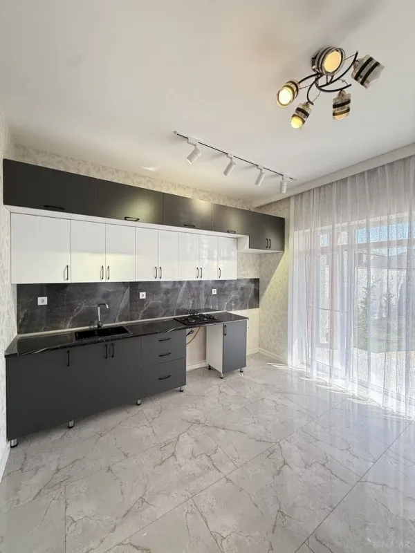 Satılır 4 otaqlı həyət evi 145 m²