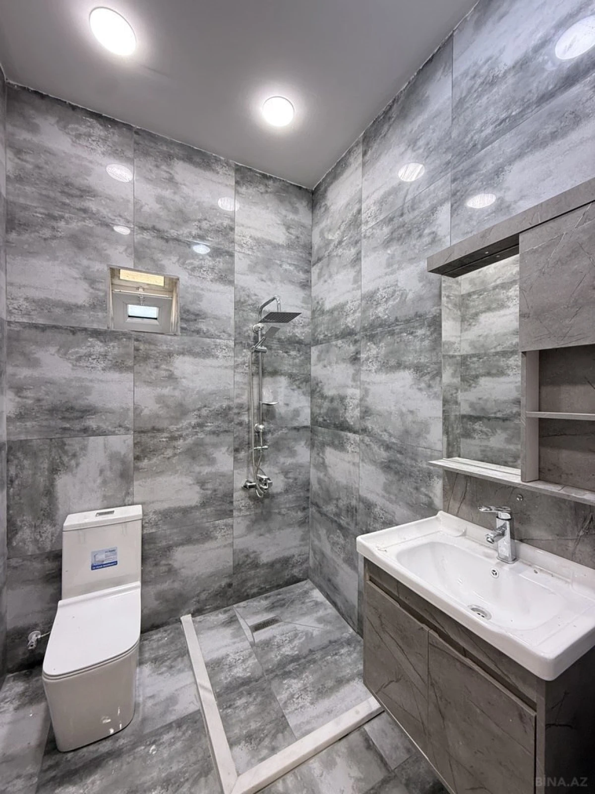 Satılır 4 otaqlı həyət evi 150 m²