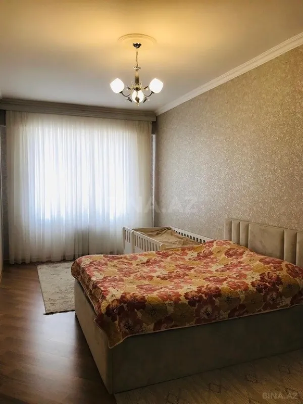 Satılır 2 otaqlı mənzil 104 m²