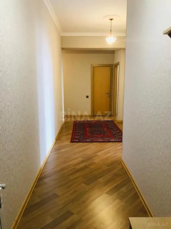 Satılır 2 otaqlı mənzil 104 m²