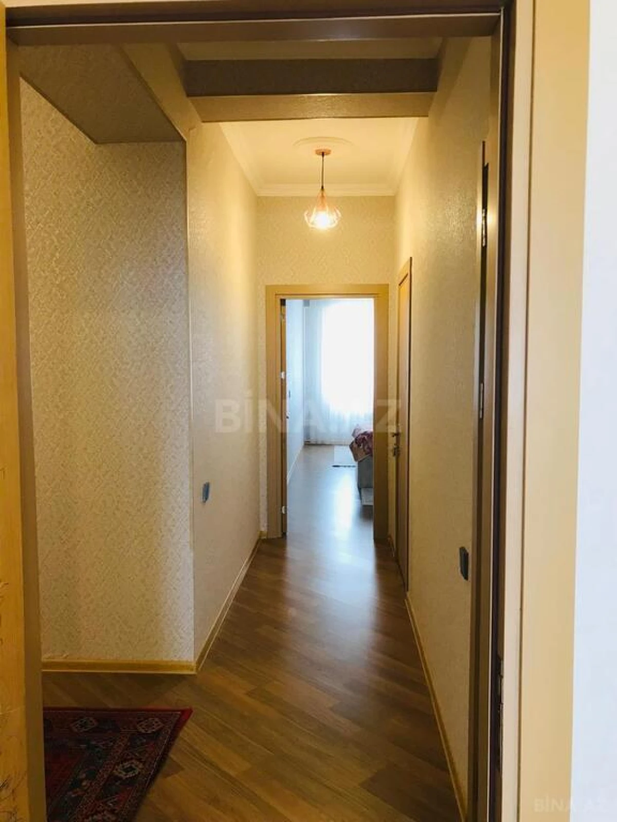 Satılır 2 otaqlı mənzil 104 m²
