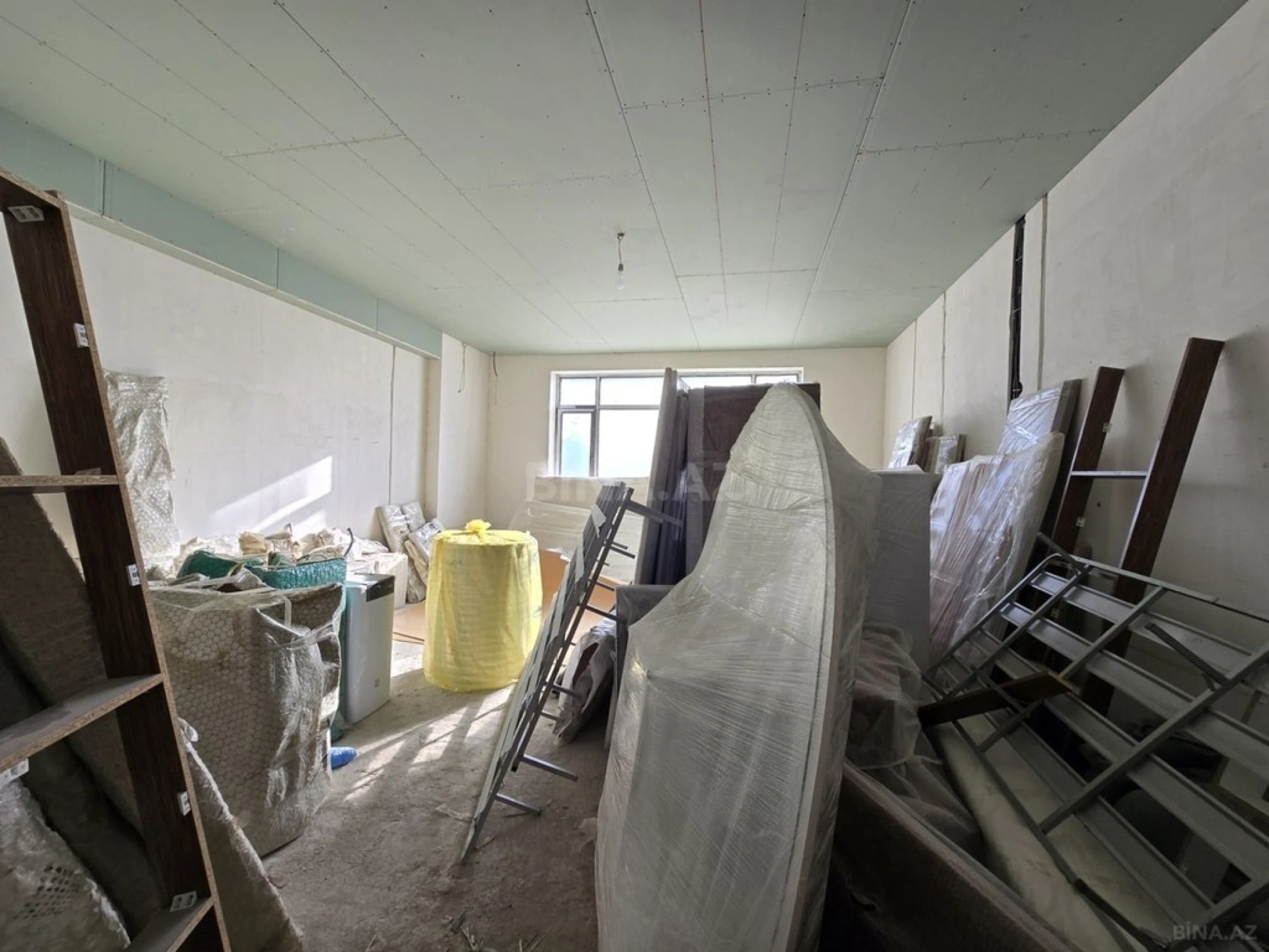 Satılır 3 otaqlı mənzil 172 m²