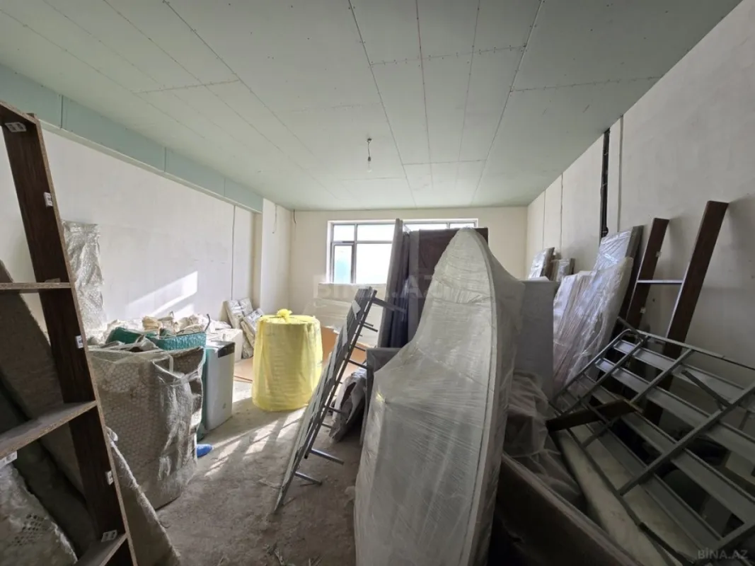 Satılır 3 otaqlı mənzil 172 m²