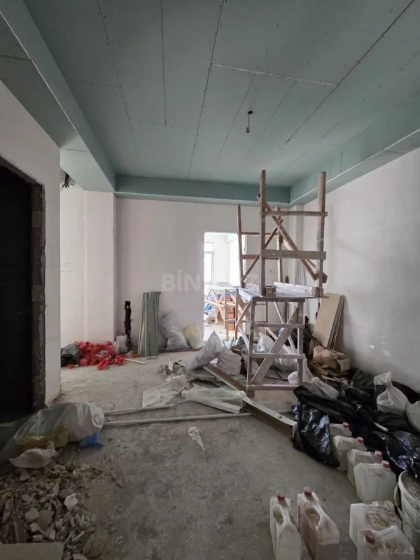 Satılır 3 otaqlı mənzil 172 m²