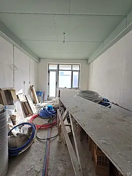 Satılır 3 otaqlı mənzil 172 m²