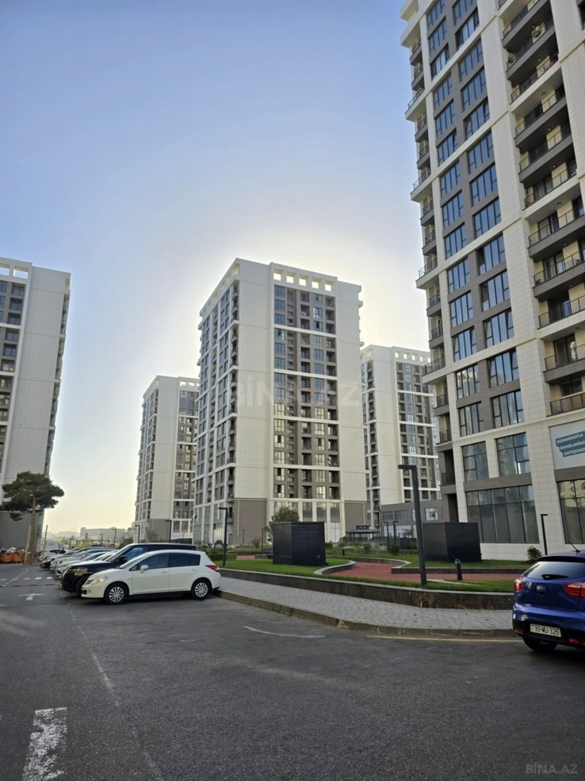 Satılır 3 otaqlı mənzil 172 m²