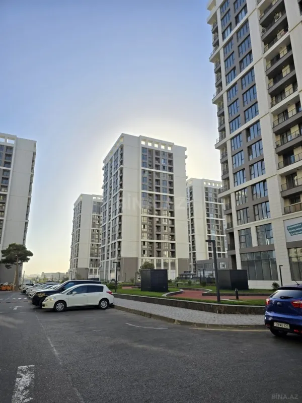 Satılır 3 otaqlı mənzil 172 m²