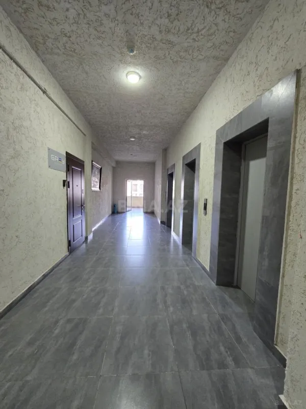 Satılır 3 otaqlı mənzil 172 m²