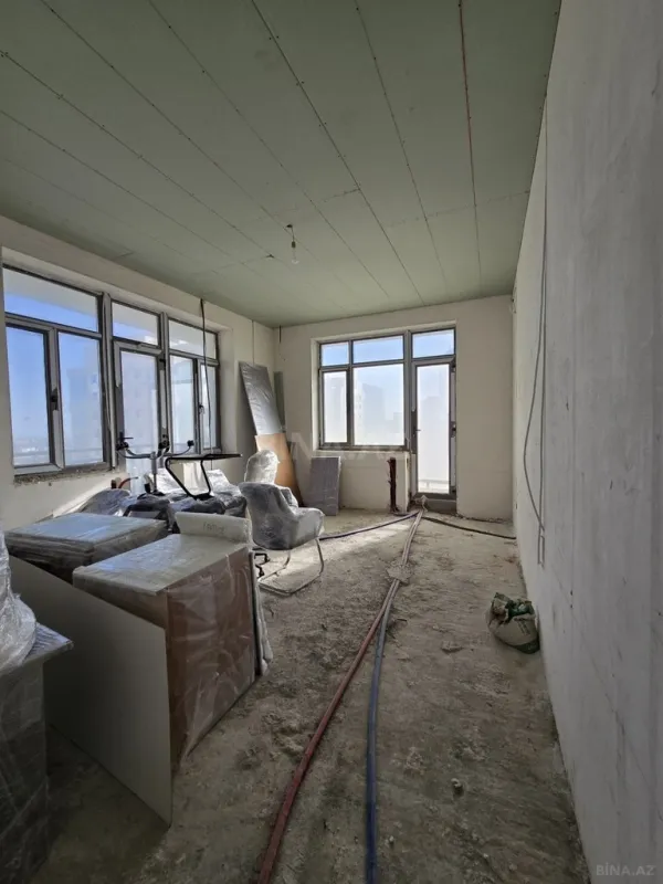 Satılır 3 otaqlı mənzil 172 m²