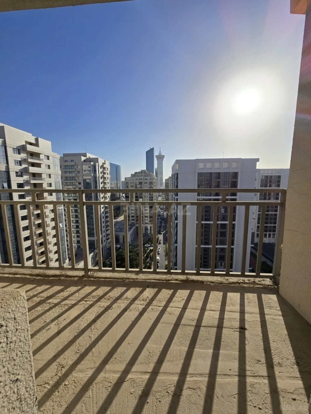 Satılır 3 otaqlı mənzil 172 m²