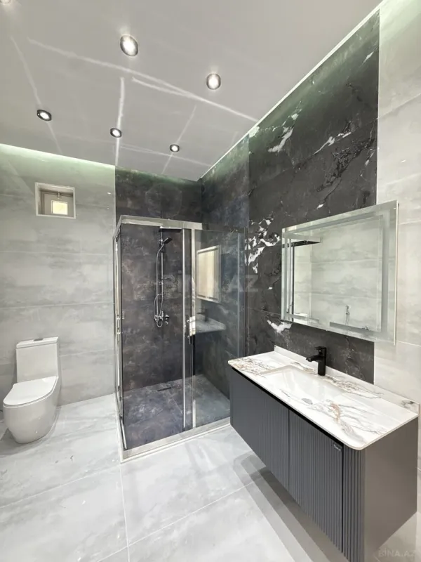 Satılır 5 otaqlı həyət evi 265 m²