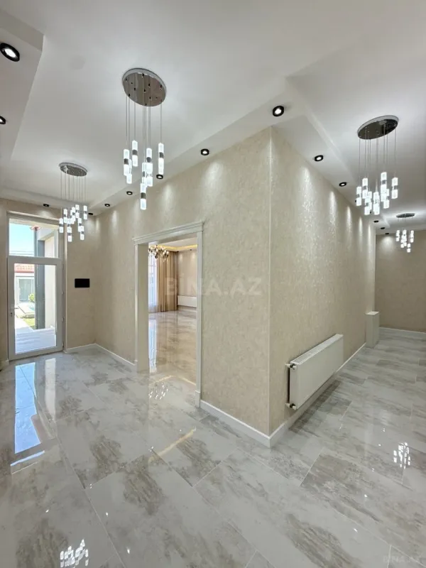 Satılır 5 otaqlı həyət evi 265 m²