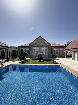 Satılır 5 otaqlı həyət evi 265 m²