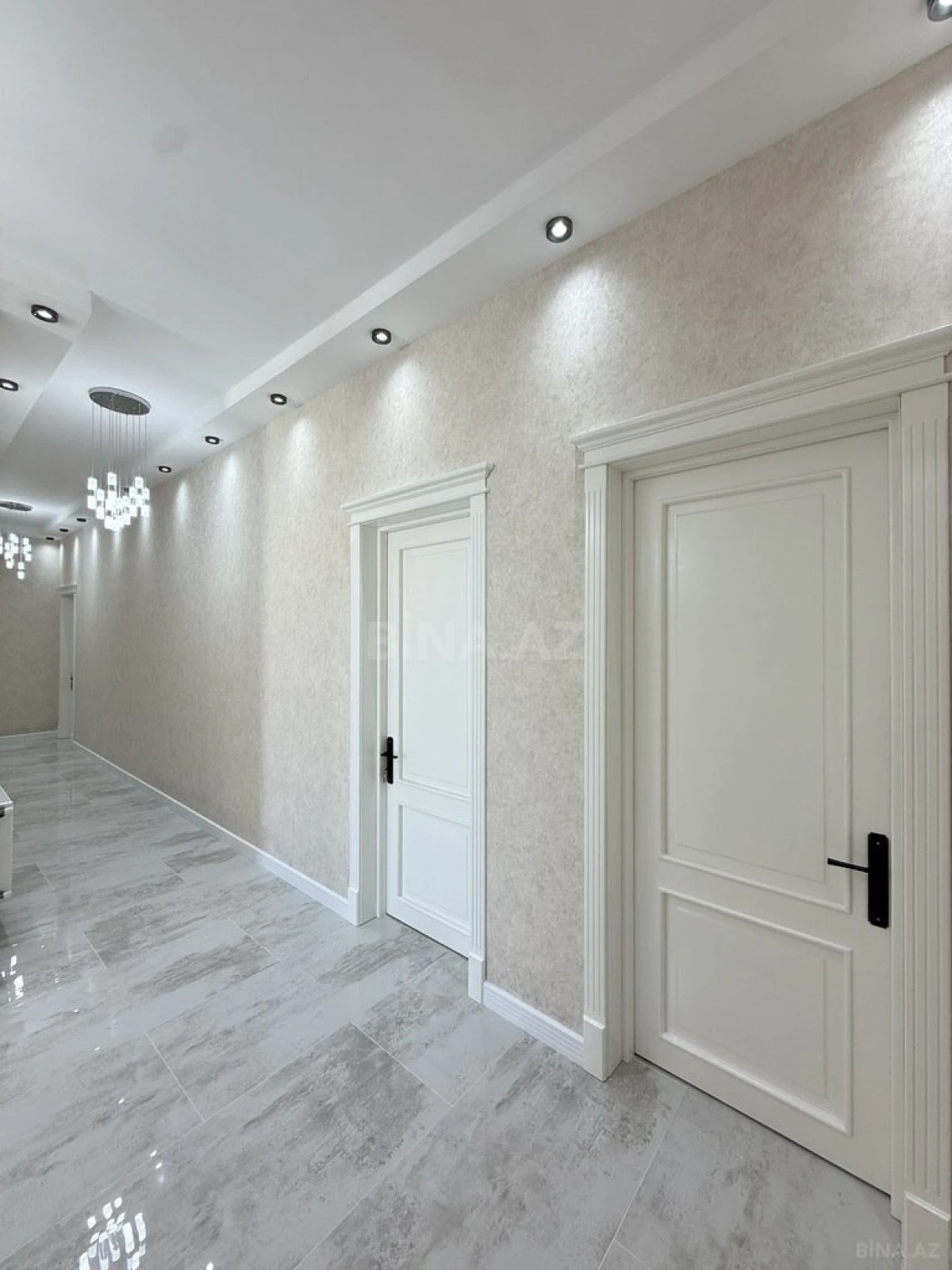 Satılır 5 otaqlı həyət evi 265 m²