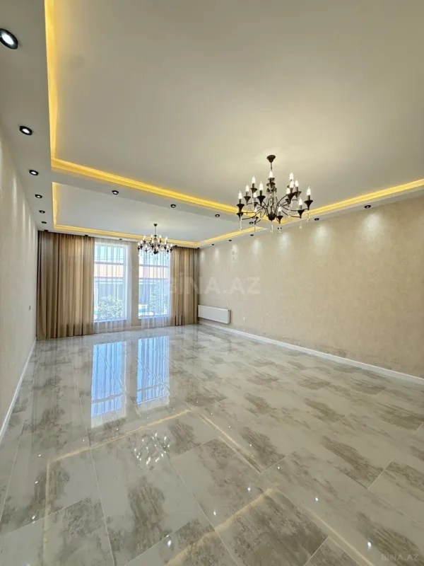 Satılır 5 otaqlı həyət evi 265 m²