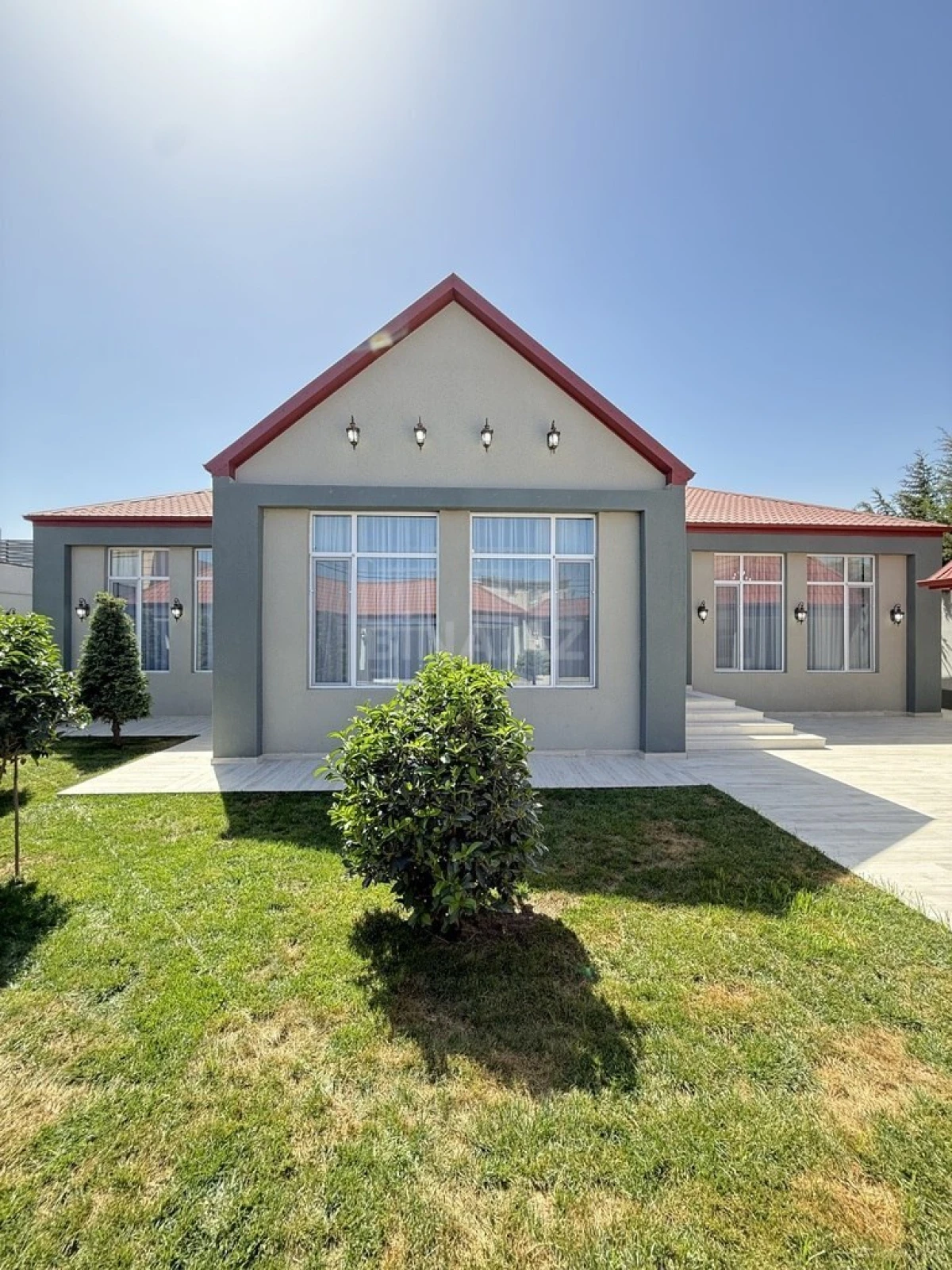 Satılır 5 otaqlı həyət evi 265 m²