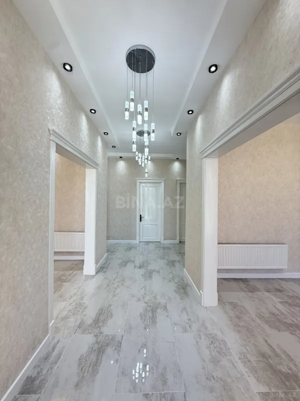 Satılır 5 otaqlı həyət evi 265 m²