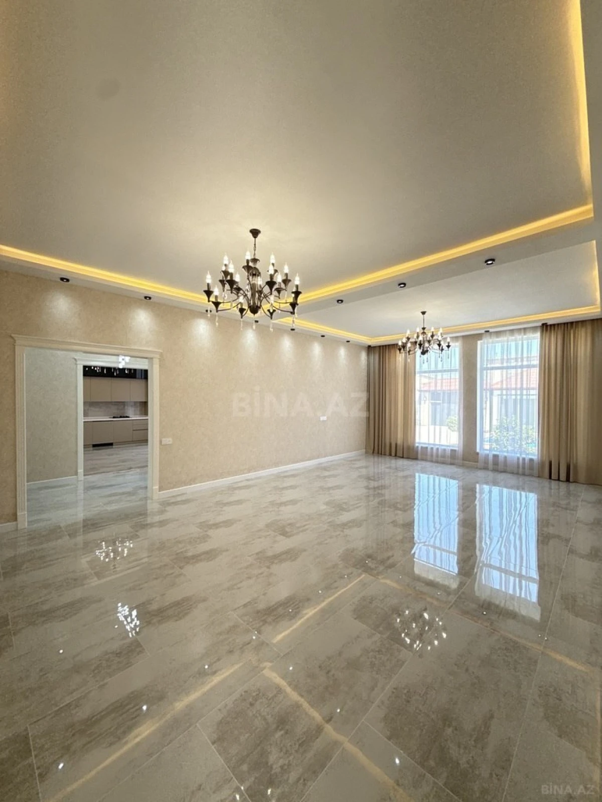 Satılır 5 otaqlı həyət evi 265 m²