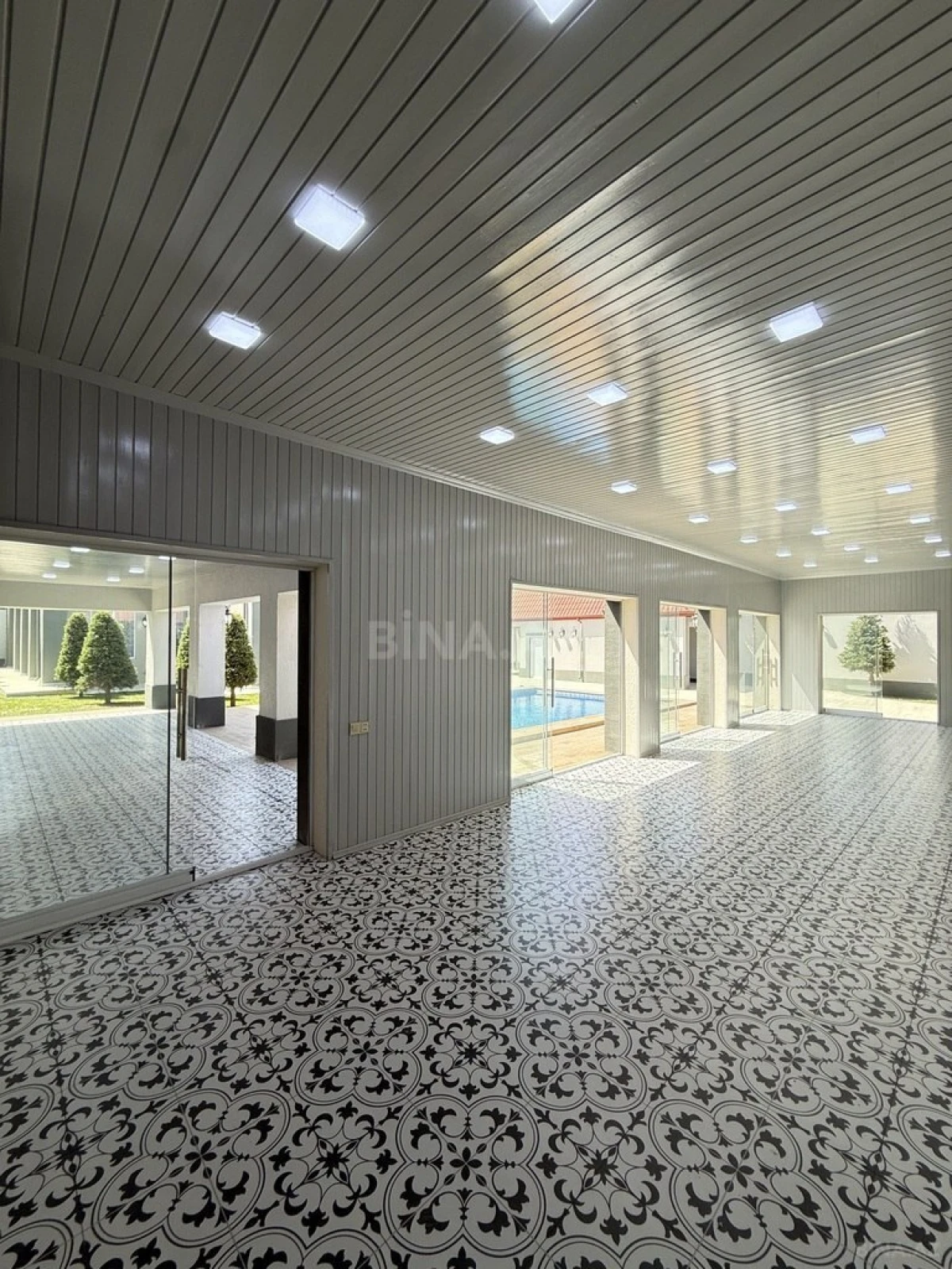 Satılır 5 otaqlı həyət evi 265 m²