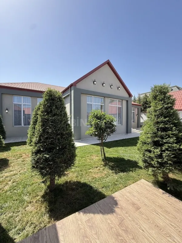 Satılır 5 otaqlı həyət evi 265 m²