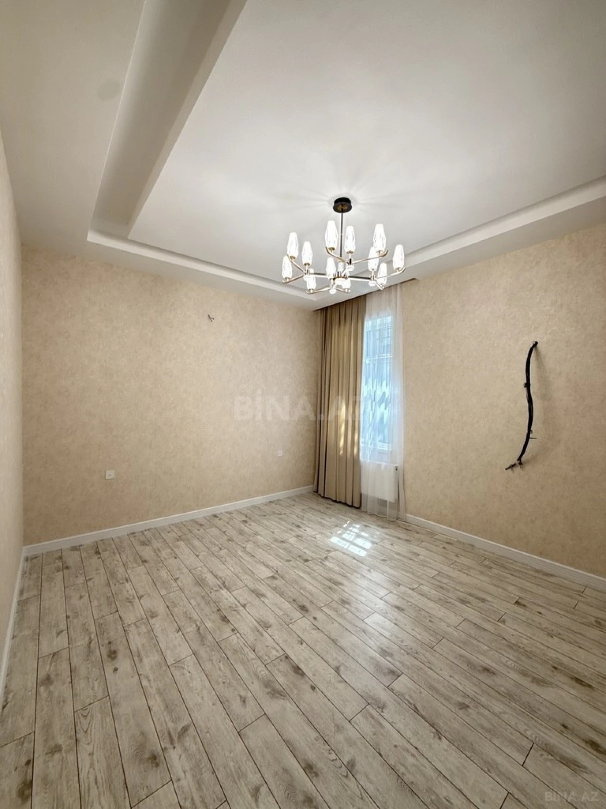 Satılır 5 otaqlı həyət evi 265 m²