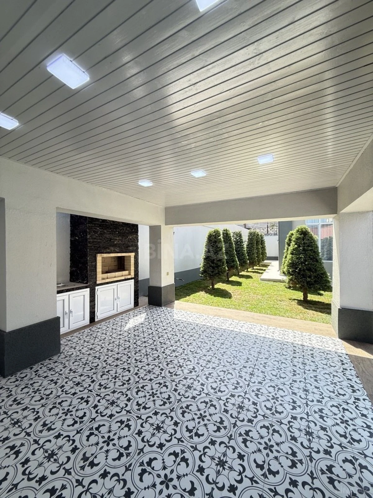 Satılır 5 otaqlı həyət evi 265 m²