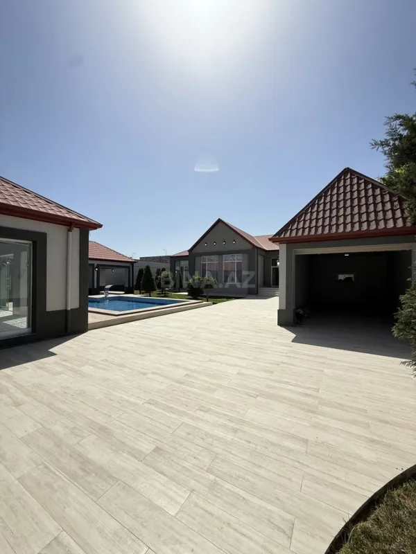 Satılır 5 otaqlı həyət evi 265 m²