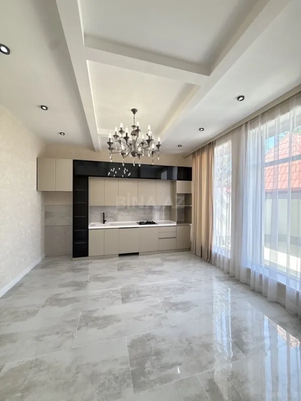 Satılır 5 otaqlı həyət evi 265 m²
