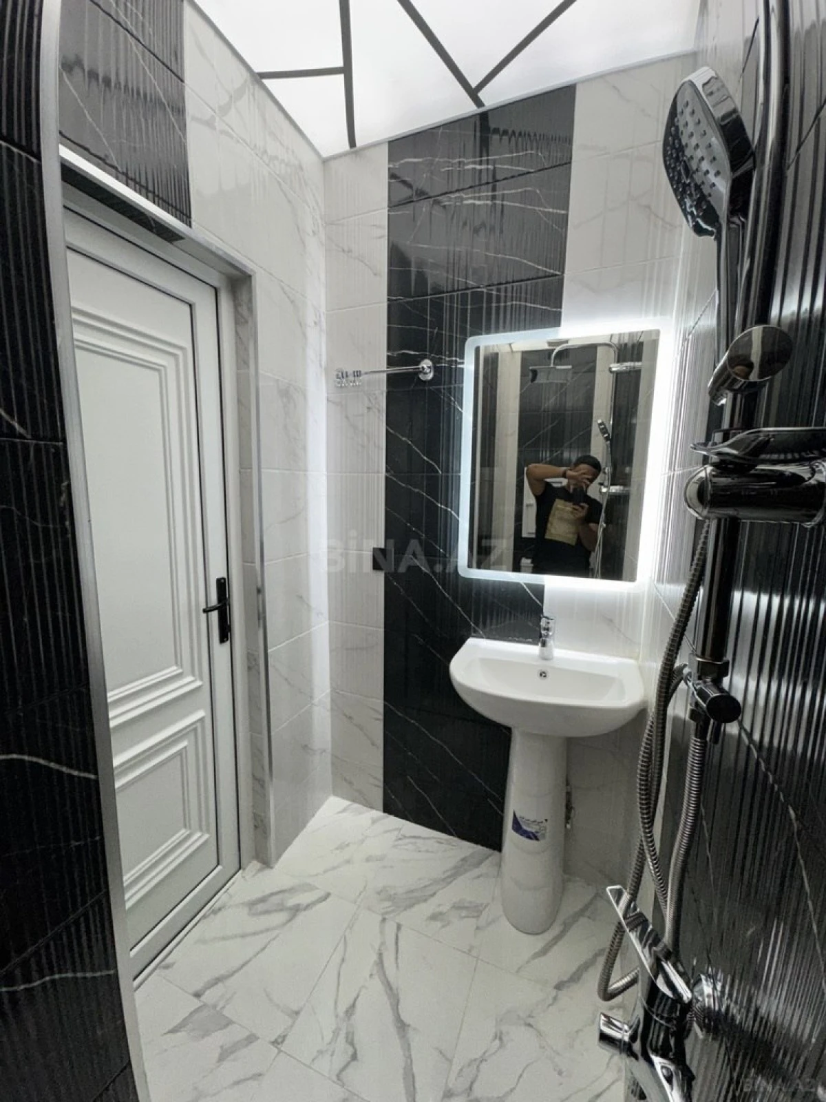 Satılır 2 otaqlı mənzil 42 m²