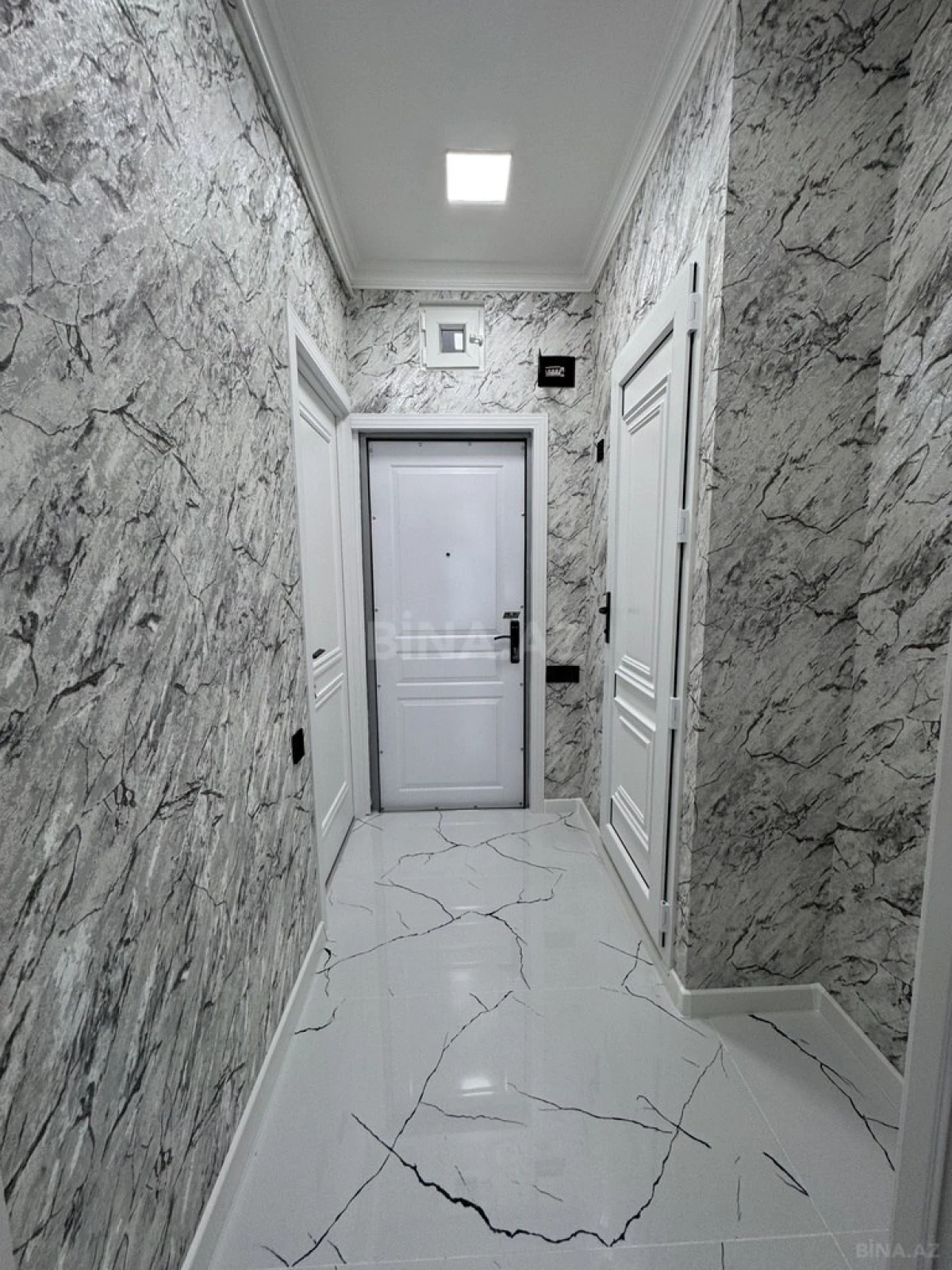 Satılır 2 otaqlı mənzil 42 m²