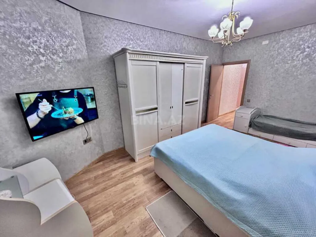 Satılır 3 otaqlı mənzil 145 m²