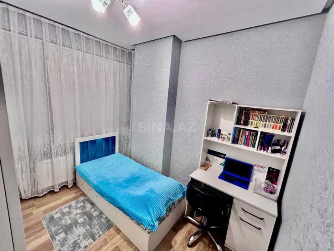 Satılır 3 otaqlı mənzil 145 m²