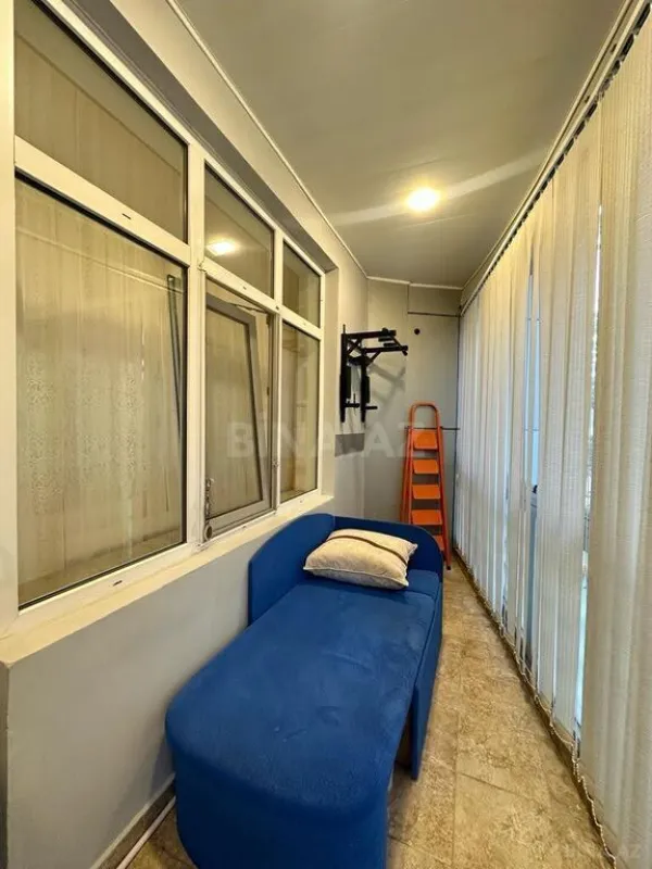 Satılır 3 otaqlı mənzil 145 m²